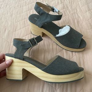 Beautiful Kelsi Dagger clogs! Great for spring and summer! FINAL PRICE DROP